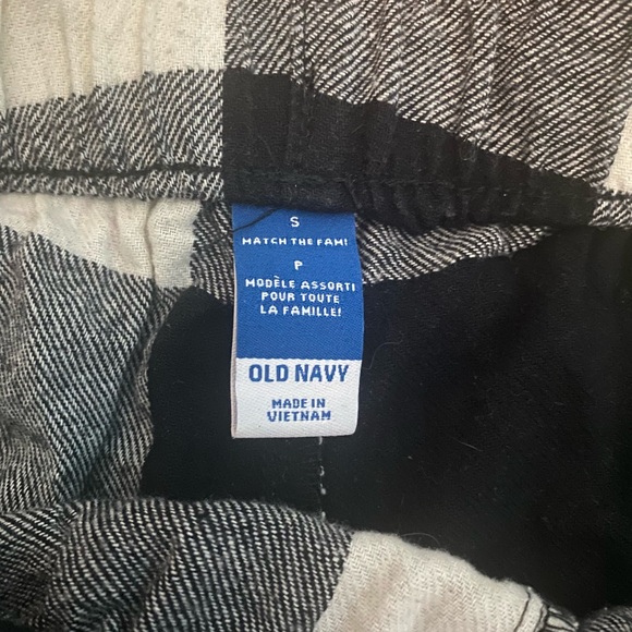 Old Navy Flannel Shorts - Picture 2 of 3